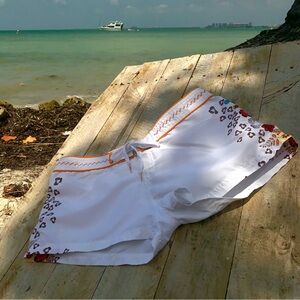 🌸 Boho chic Body Glove Board Shorts M Crisp White Colorful flowers embroidered